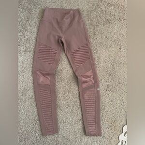 ALO Mauve Ribbed Moto Leggings